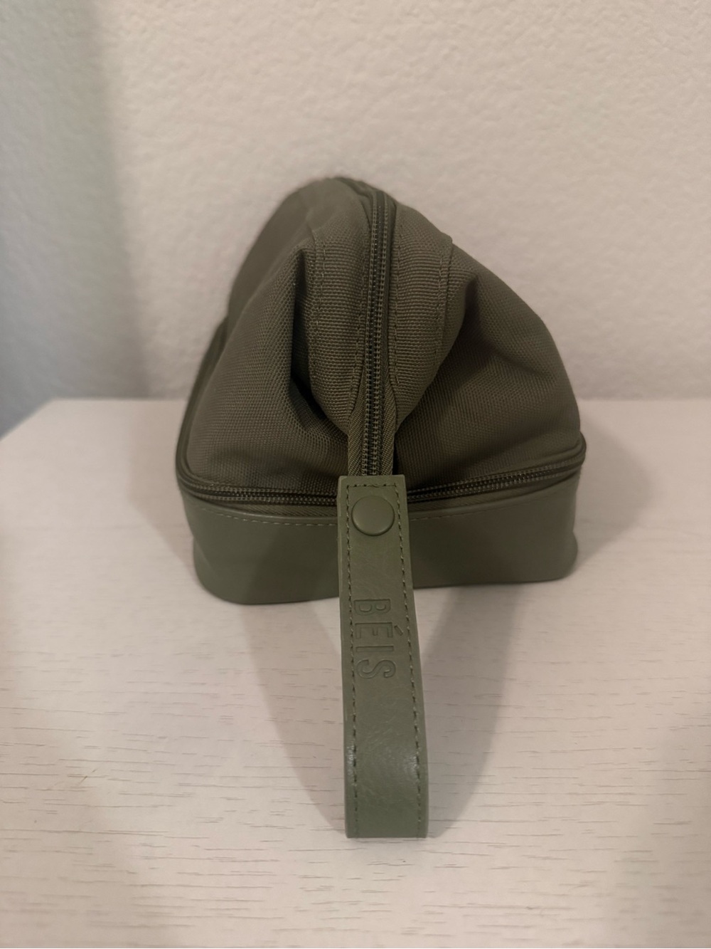 BEIS  mini weekender in olive with beis toiletry bag - Picture 5 of 10